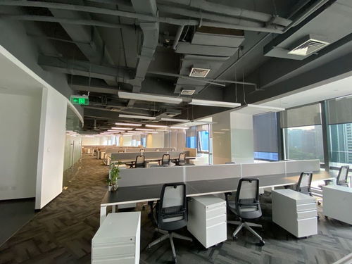 望京保利國際廣場 精裝帶家具辦公室出租，正對電梯采光優